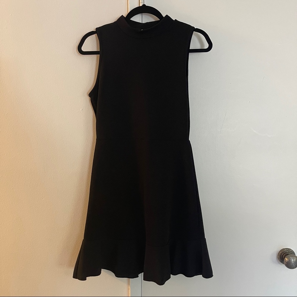 BLACK DRESS CAUTION TO THE WIND